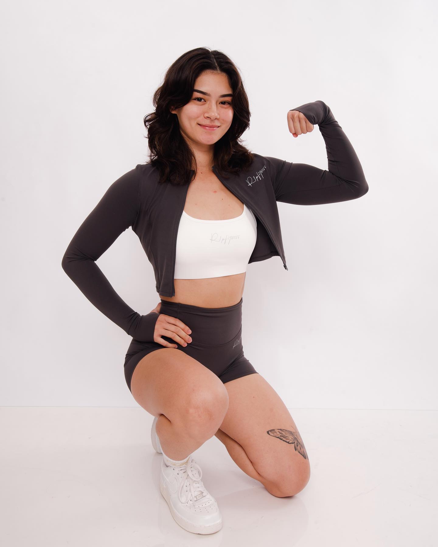 Keiani Bodybuilding Pose