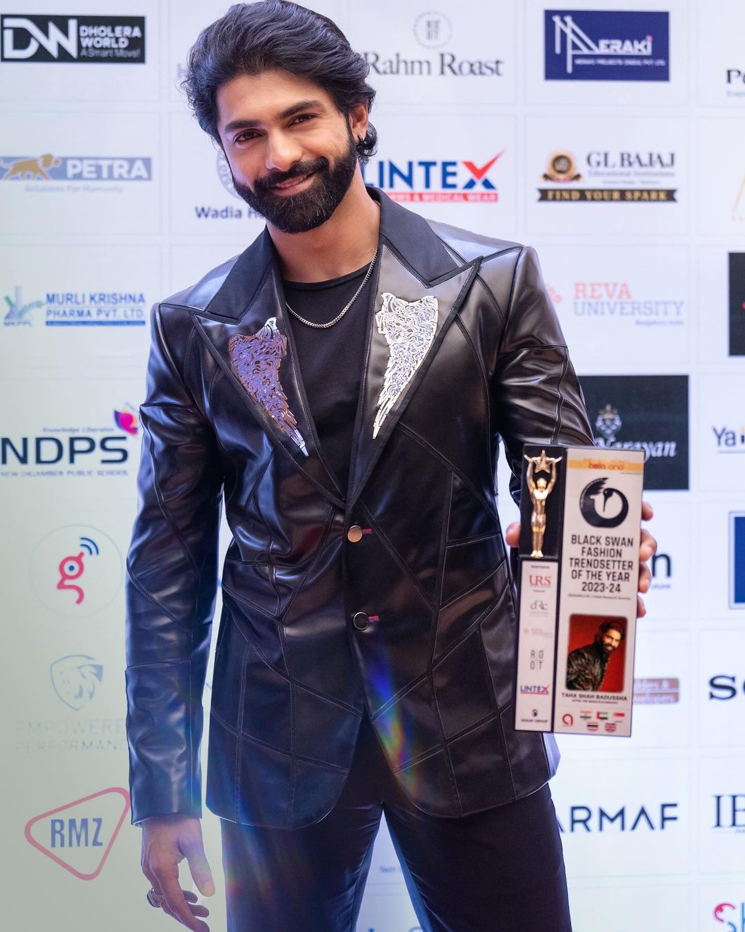 Taha Shah Received Award